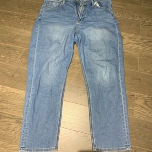 American Eagle stretch curvy high waisted mom jean